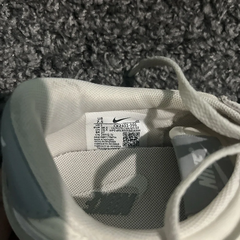 Nike Daybreak Sneaker Women US 7.5 White Pale Ivory Light Smoke Grey Retro Shoes - Picture 14 of 16